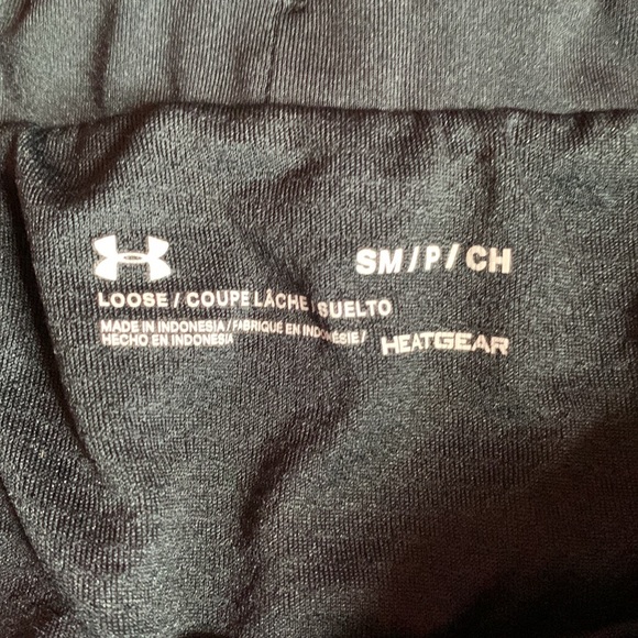 Womens Under Armor shorts - Picture 2 of 2